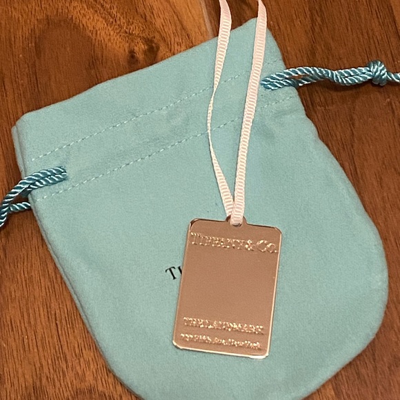 BNWOB limited edition Tiffany & Co sterling silver charm NYC “The Landmark” - Picture 2 of 6